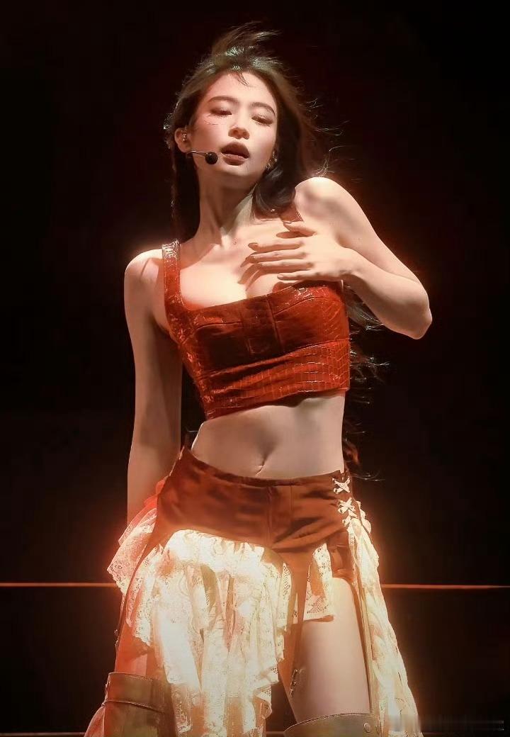 Jennie自曝曾因身材自卑啊啊啊Jennie都美成啥样啦