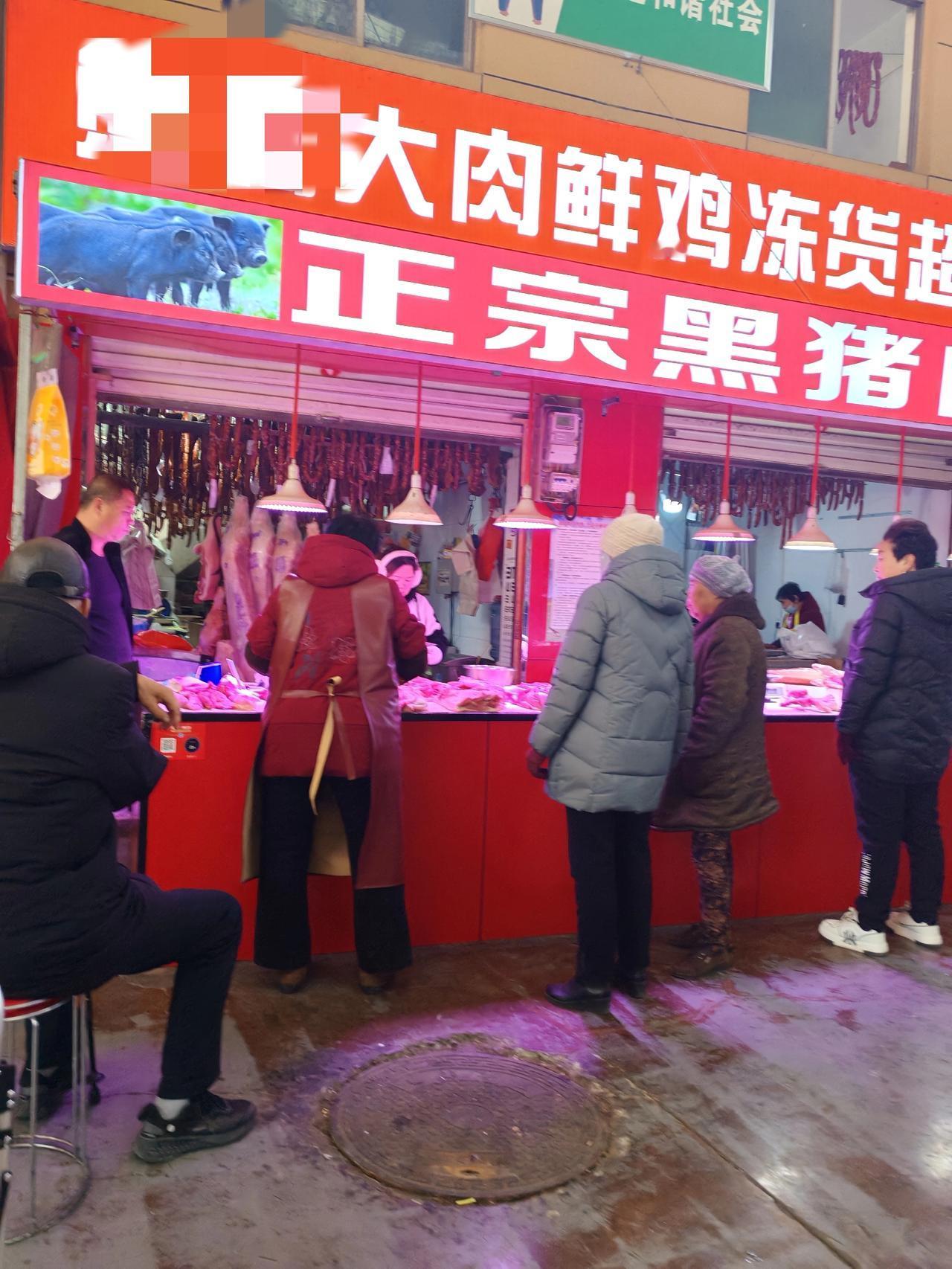 1月7日，坐标西安。昨天下班后我去了小区附近的肉铺顺手拍的几张图，发现这家店灌香