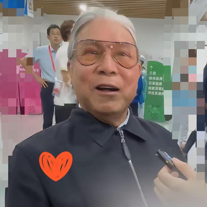 霍震霆谈及郭晶晶秒变“炫媳狂魔”！骄傲藏不住，这才是顶级认可！谁能想到叱咤