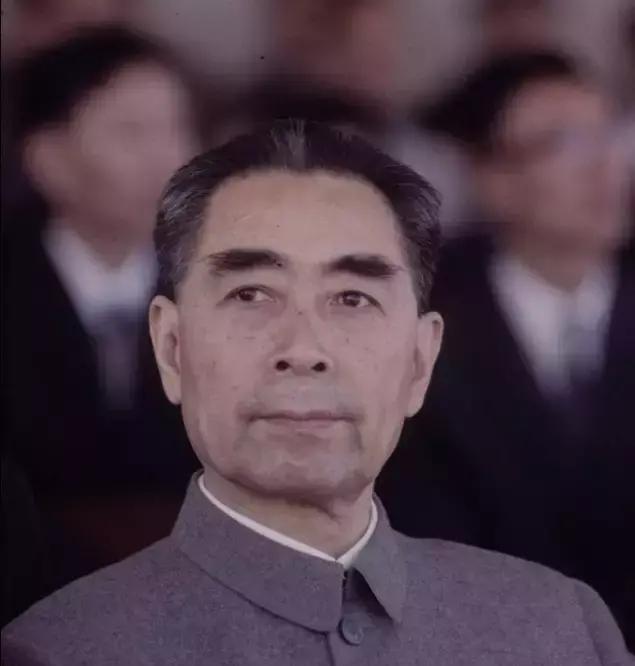 当时，陈云是最懂周总理处境的，他说:在特殊情况下，周总理有多种道路可以选择。一是