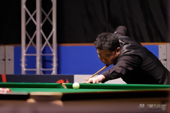 斯诺克斯诺克世锦赛审判轮：9名中国选手出战争夺正赛资格。4月14日，斯诺克世锦