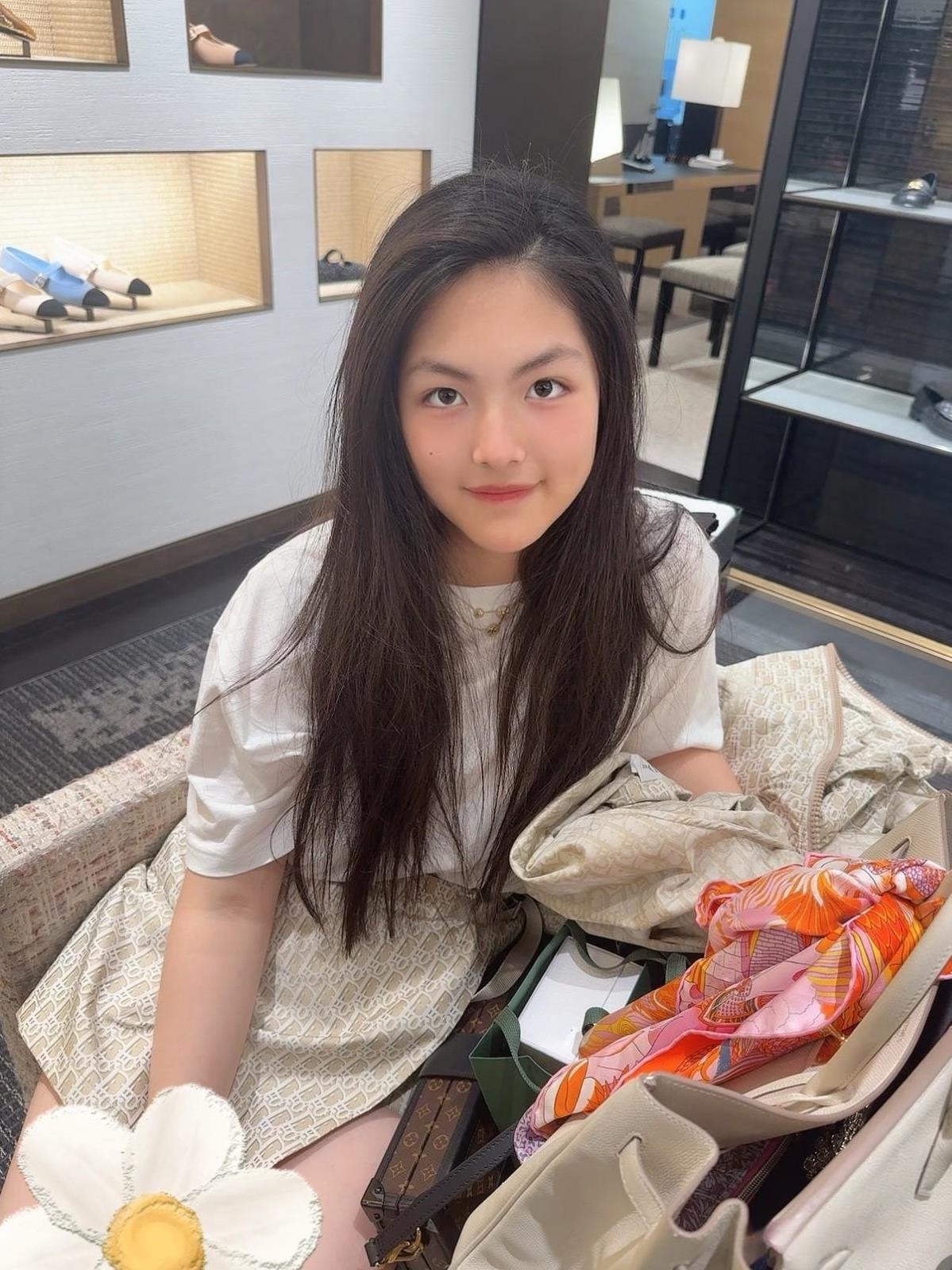 王诗龄又被李湘晒照！私服穿搭杀疯了！6月26日李湘又晒王诗龄美照啦，王诗龄这公