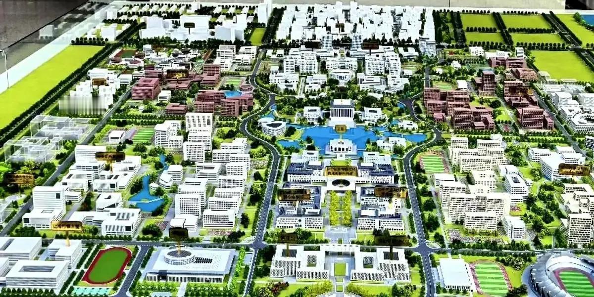 越来越远的山大新校区：济南曾经多次提出给山大地用来建新校园，山大都不同意，最终去