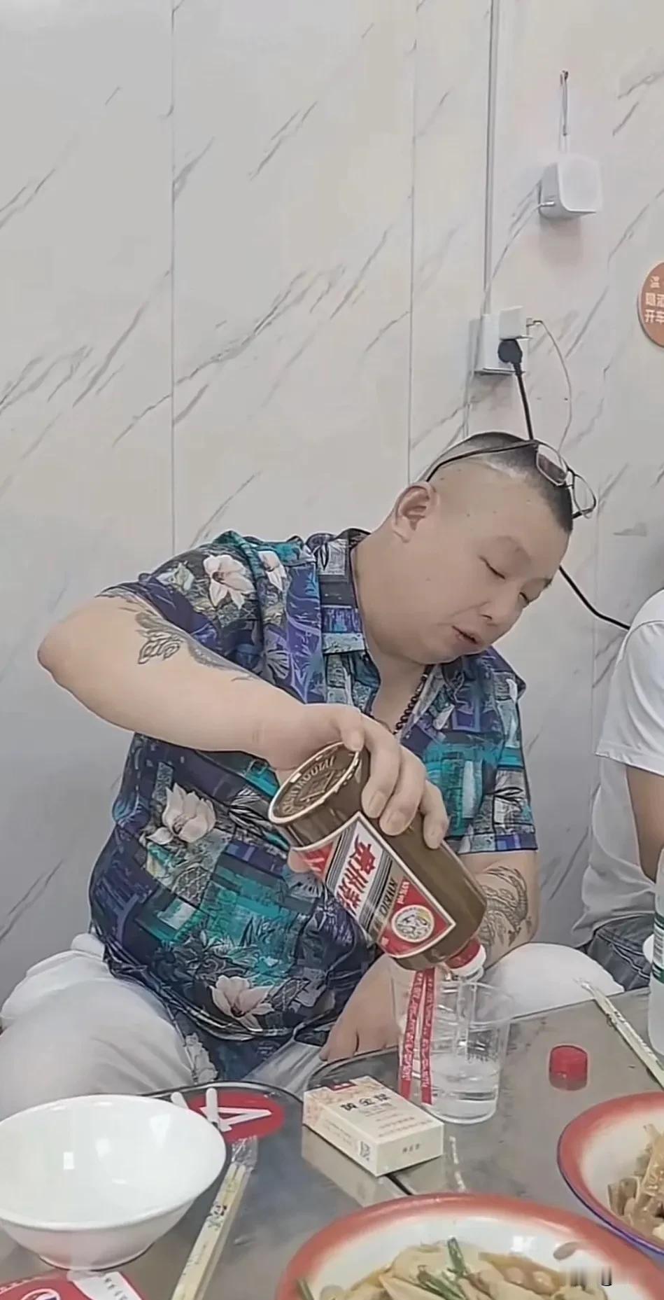 无锡狠人大网红光哥来为苏州五星新开的固始鹅块捧场了！[捂脸哭][捂脸哭][捂脸哭]可
