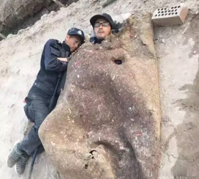 西部警察的普通照片，却感动数亿网友！为他们默默点赞[赞]​​​