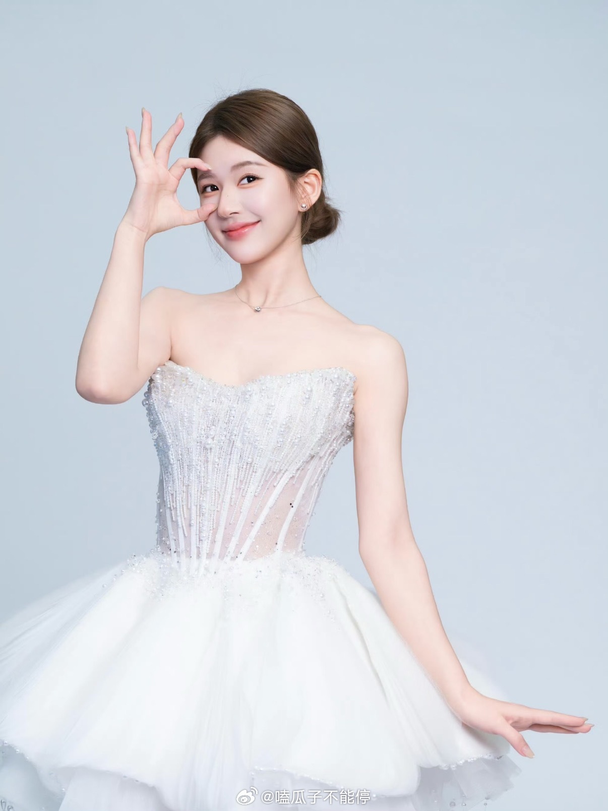 赵露思新直播来啦，新商务首次直播，期待美女