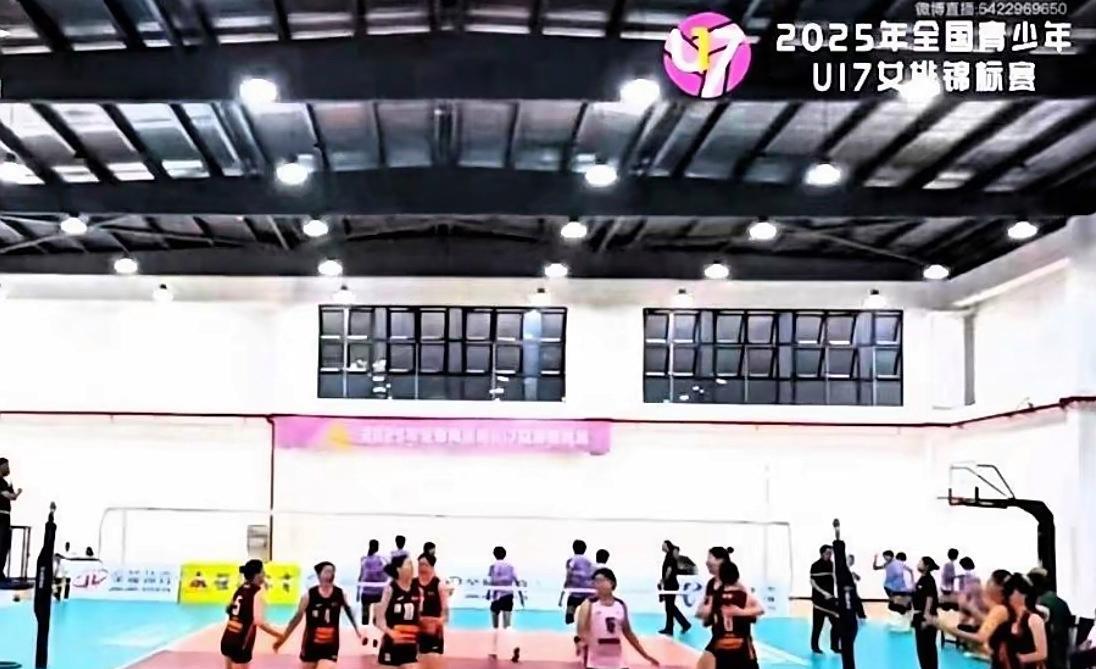 女排U17全锦赛小组赛全部结束。排球城天津U17女排因为2:3负于江苏常州女排，