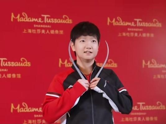 看到孙颖莎蜡像即将亮相上海杜莎夫人蜡像馆的消息，真的打心底里替莎莎开心！7月