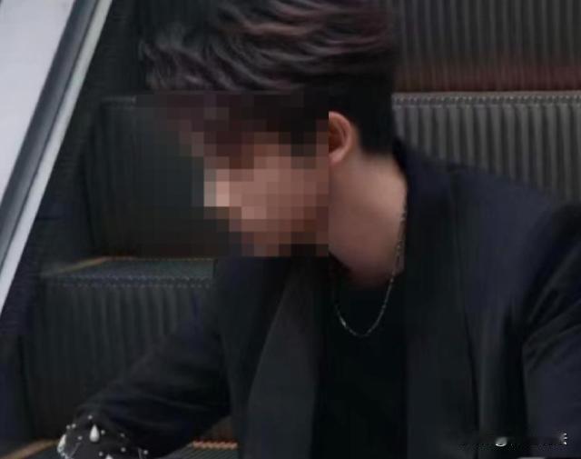 比潘金莲的胆子大多了！安徽，一已婚女子纪某在家闲的没事，半年给24岁男主播刷了3