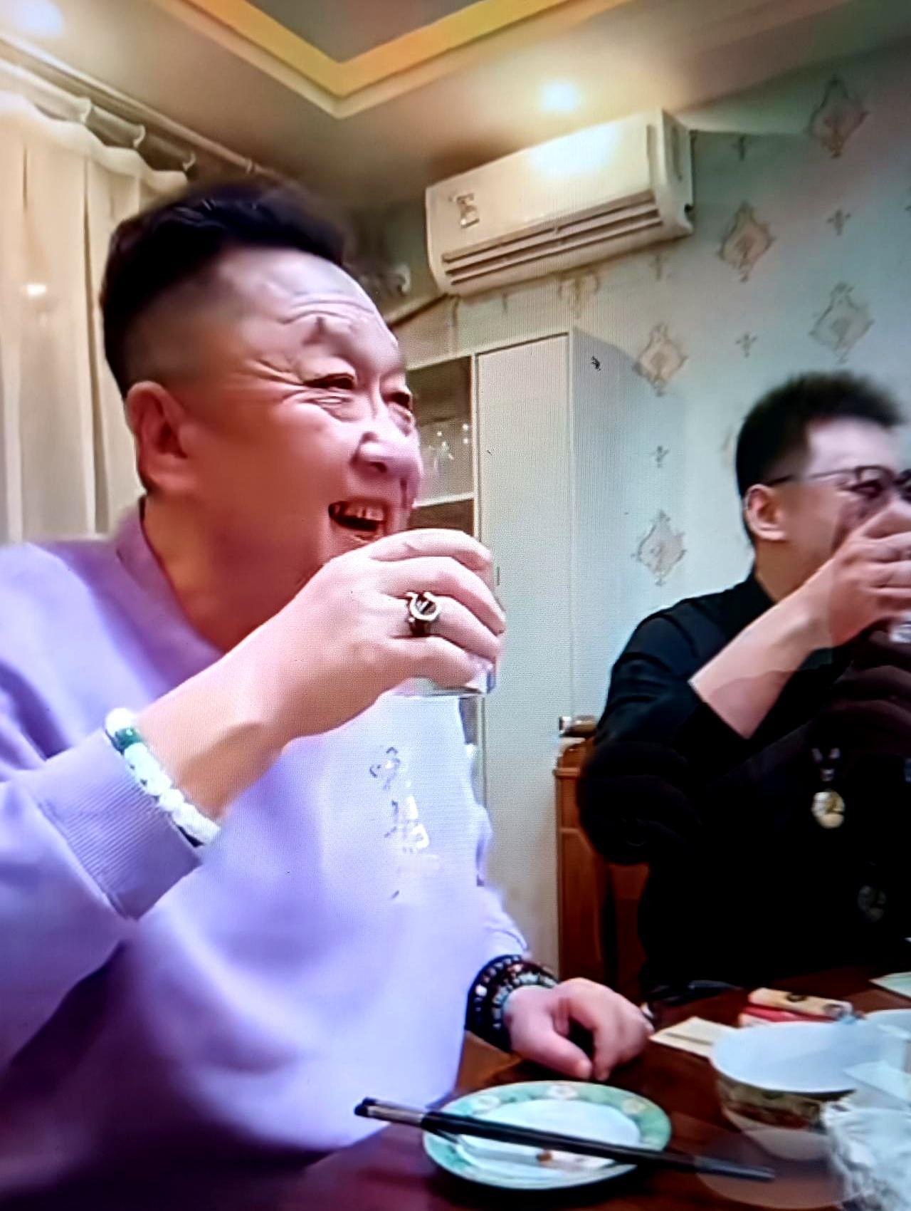 六千字长文撕破脸，可你猜怎么着？于谦私下照样跟曹云金喝茶聊天，这人情世故玩得到