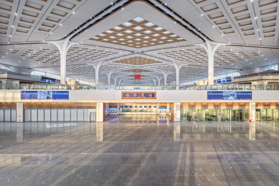 全国铁路7月1日起实行新的列车运行图，此次最大亮点是利用武汉至西安高铁西安东至十