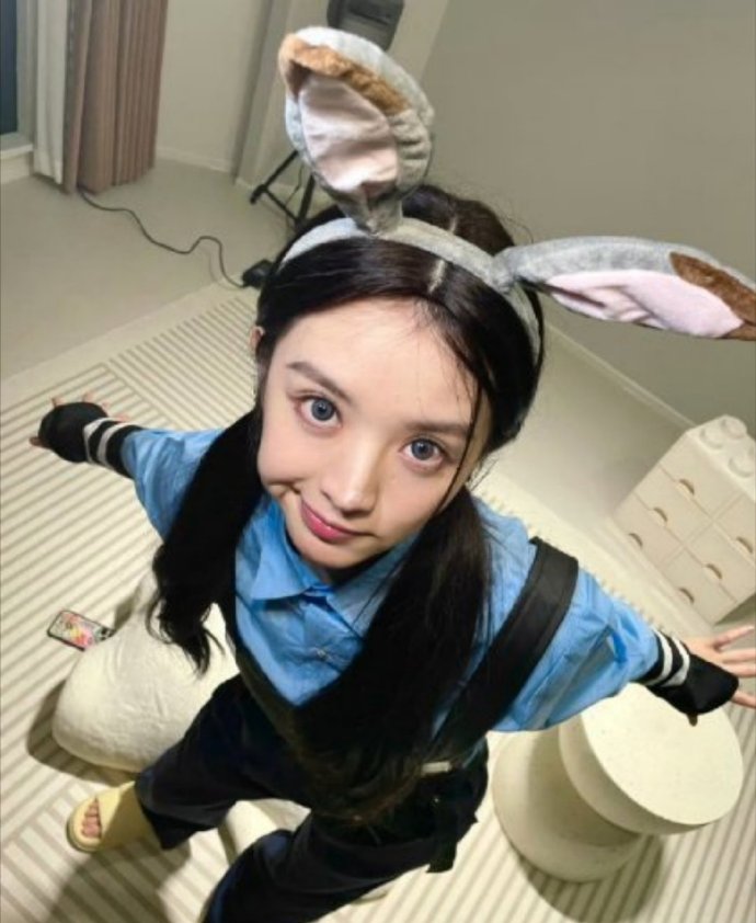 田曦薇早期cos《疯狂动物城》的兔子警官朱迪，好萌好可爱的小田。​​​