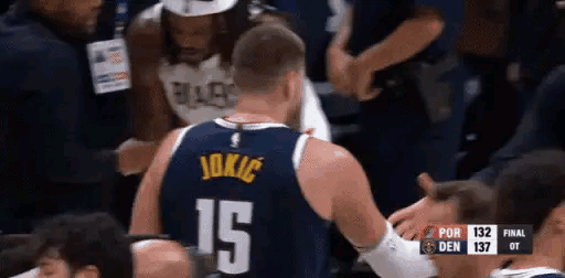 波特兰开拓者太暖心了！开拓者加时132-137不敌掘金，赛后一幕直接看哭不少球