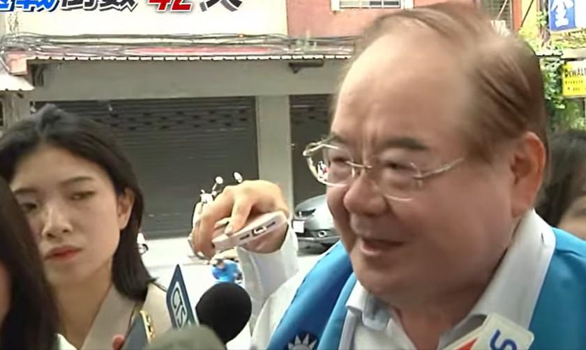 李乾龙表态需要团结，已经劝退江永雄。国民党副主席李乾龙10月17日上午正式受
