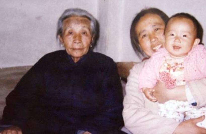 1992年，88岁老太太嘱咐孙子，自己死后，千万要将尸体保存好，会有奇迹发生。不