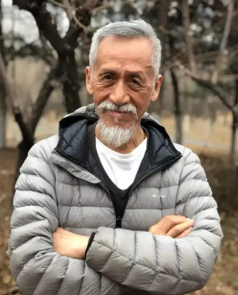 陈彼得老先生走了他最放心不下的不是自己的妻子巴度也不是自己的两个儿子，而