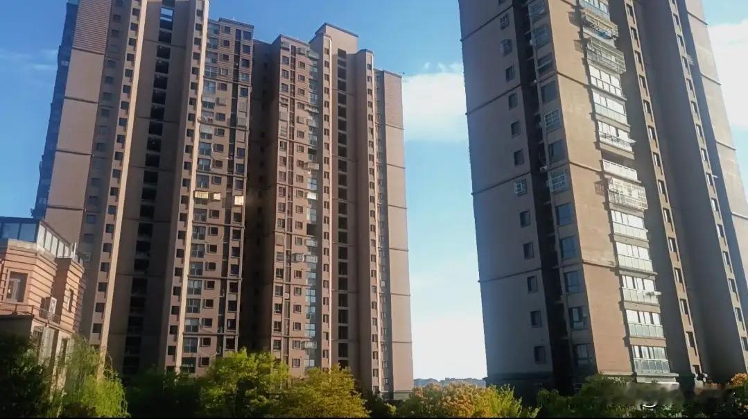 “2026年房价有可能性阶段性见底”对于没有买房的是好消息，专家的预测。然