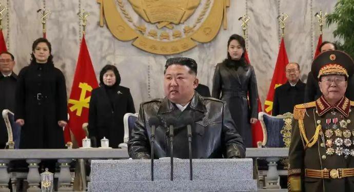 伊朗的教训在前，金与正直接挑明，朝鲜绝不给美韩开第一枪的机会在中东战场的硝烟还