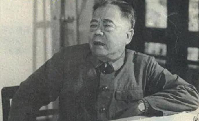 78年王近山突然去世，聂凤智找到肖永银：悼词别人搞不好，你来吧“5月11日凌晨