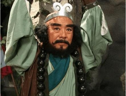 西游记今天路过村庄，见几个孩童追逐嬉戏，想起当年在流沙河的岁月。凡人一生虽短，却