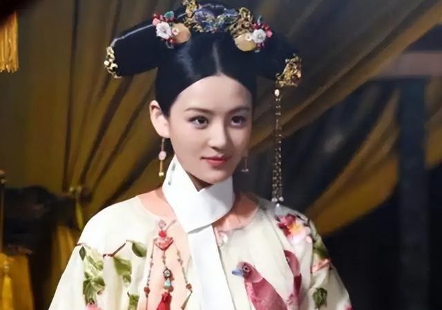 1691年，容貌出众但身份卑微的宋氏，被选为了雍正的试婚格格，作为四阿哥府上的第