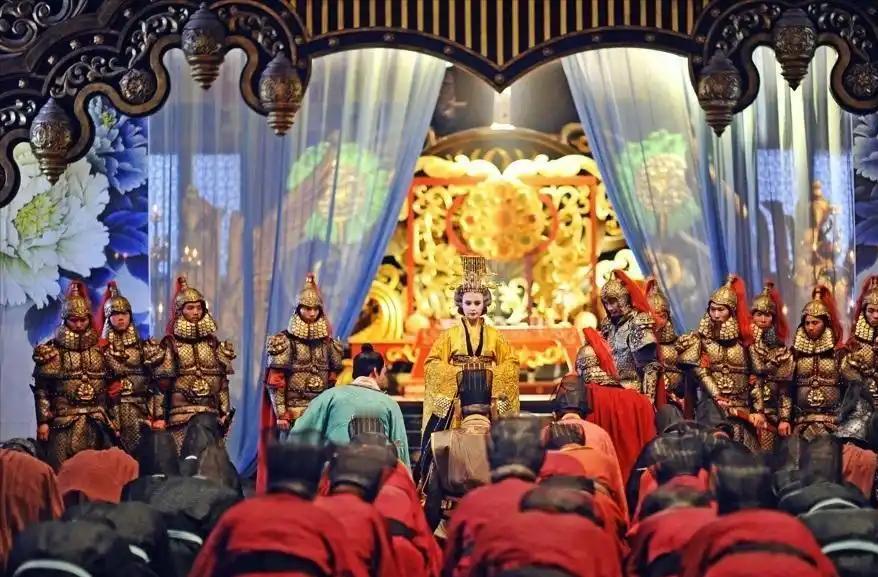 李显上位后为何不铲除武氏？很多人都纳闷，唐中宗李显被亲妈武则天废过一次，受尽