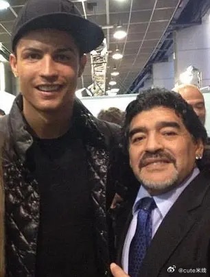 不断创造历史的C罗！1.C罗分别带领曼联皇马夺得五次欧冠冠军这个业绩无人能