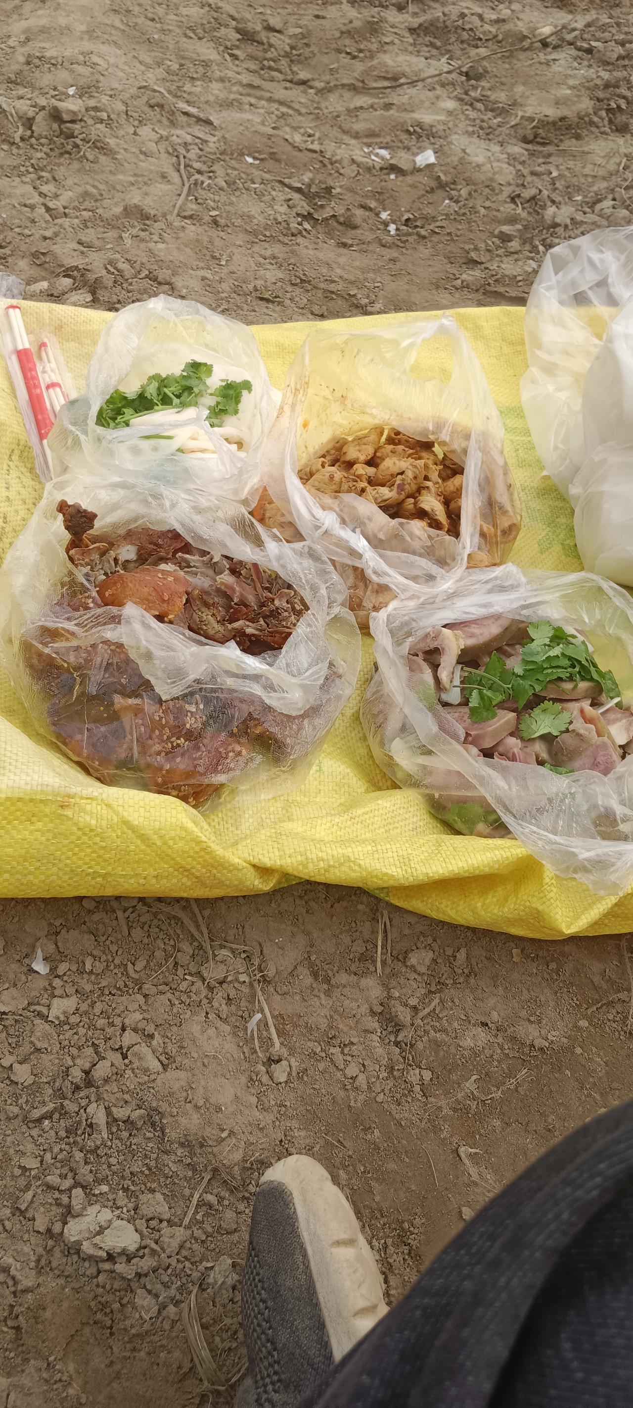 再也没有咸菜疙瘩吃了，种蒜现在吃的越来越好了！前几年种蒜都是吃的很不好