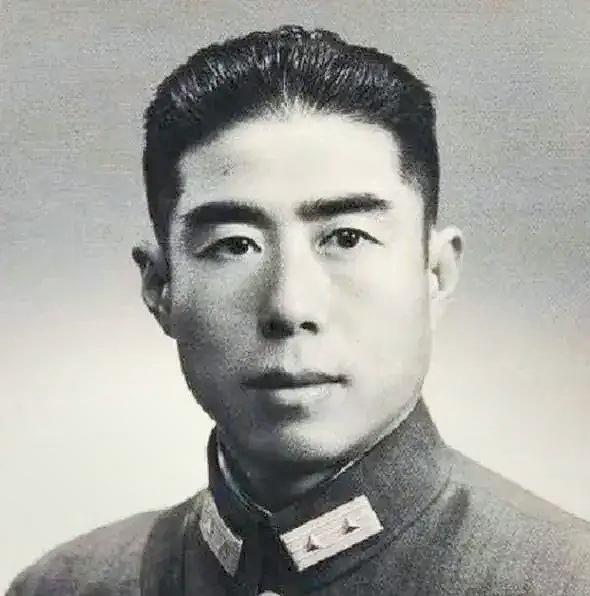 1944年，“大汉奸”郭绍绪邀请日军高官在家中吃饭。喝的正酣时，伙计喊了一声：“