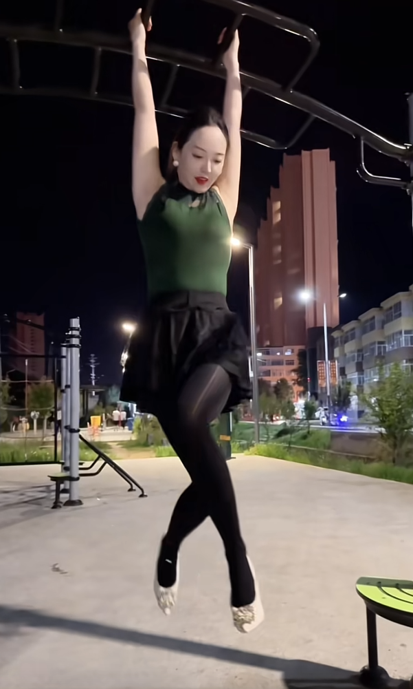做个自律女子，来个卷腹