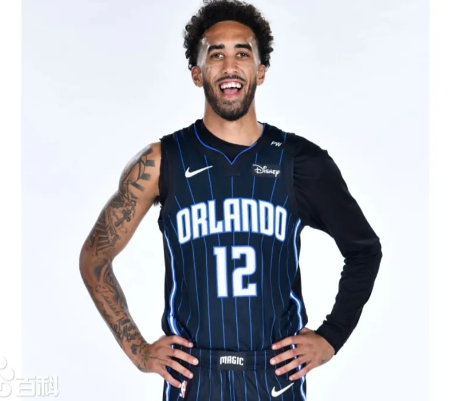 NBA球员特雷弗林.奎因口头承诺加盟广东宏远俱乐部，薪资200万美金。广东宏