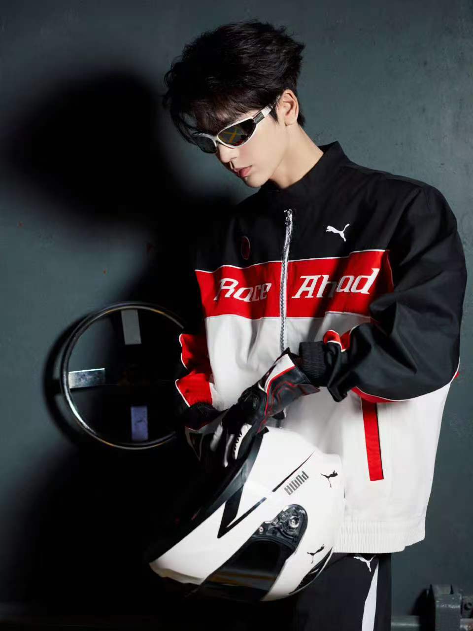 张凌赫车库神图张凌赫在车库出图张凌赫在车库出图出图像呼吸一样简单