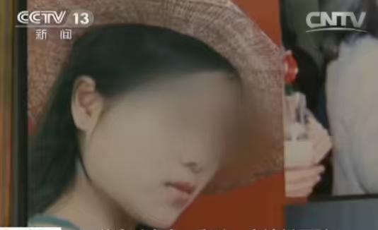 1996年冬天，安徽蚌埠一个叫于英生的男人报警说他妻子死在卧室里，脖子上有勒痕。