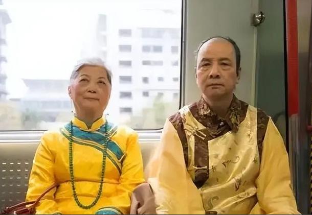 清朝都亡114年了，为什么美国唐人街还有大清遗民？清朝都亡了114年，连末代