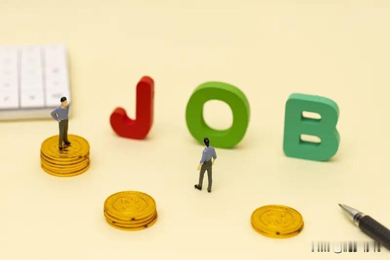 50万以下，别把投资当主业，老老实实搞工作才是王道。这个本金量级，炒股、理财