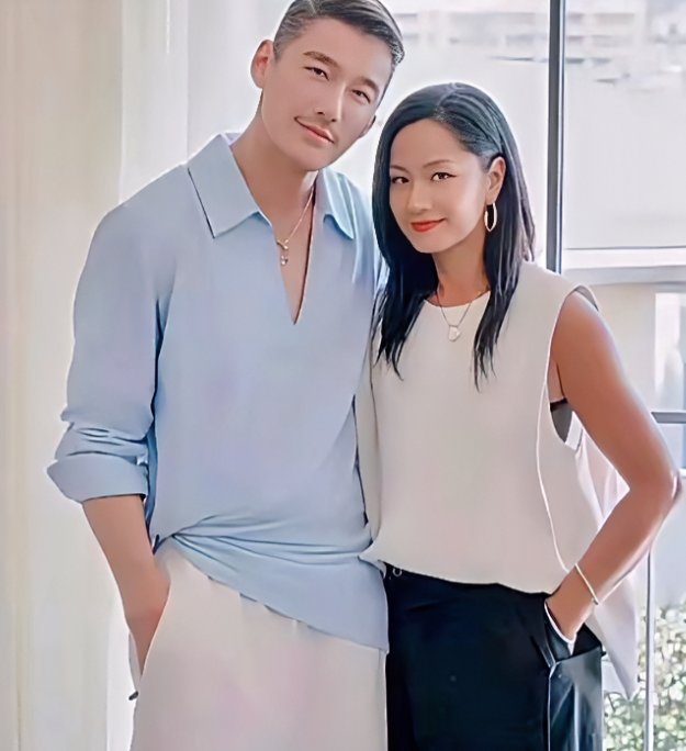 一直以为他们是互相喜欢但碍于面子没捅破没想到胡兵表白了三次，全被拒。最扎心的是