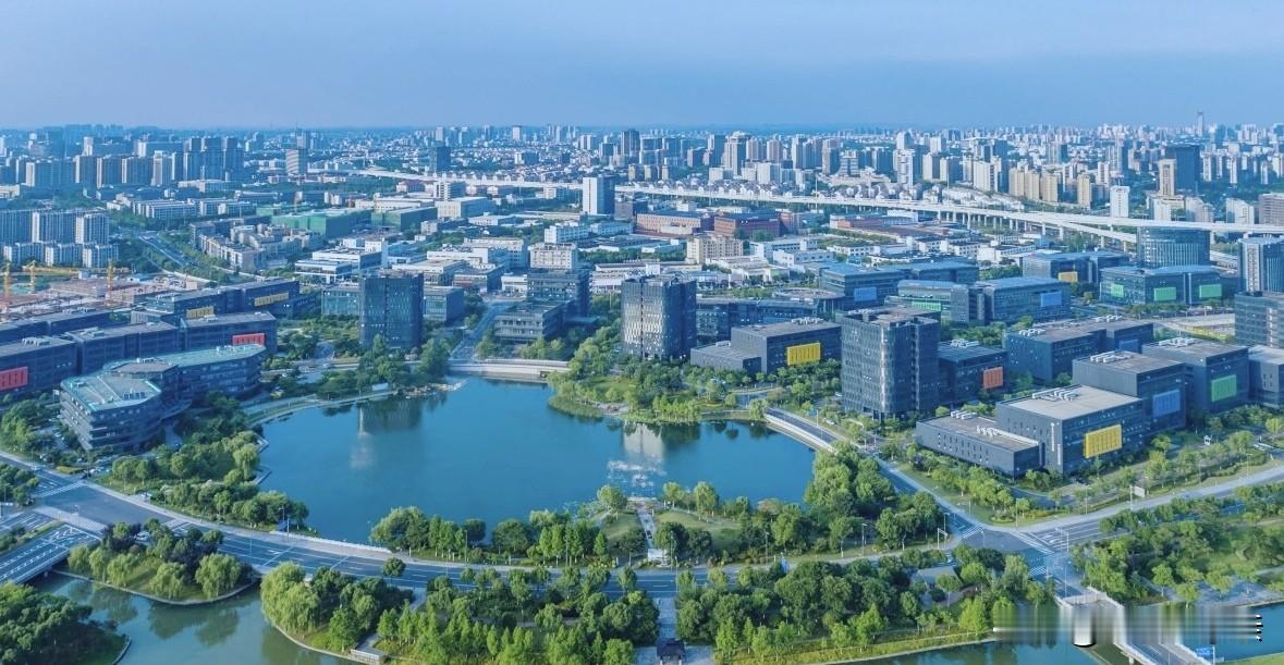 别看不上嘉兴，2025年嘉兴7个县市区当中，其中就有6个县市区的经济总量突破了千