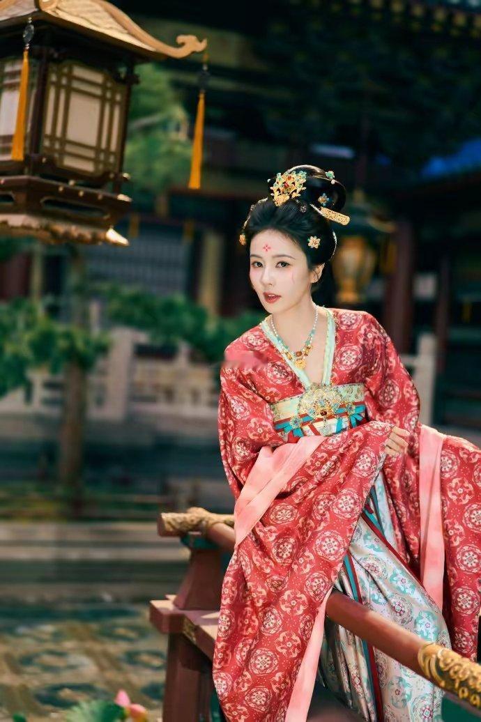 《唐宫奇案》后劲不足啊！难怪白鹿不再努力和王星越剧宣了，开播四天破万，但播到中后