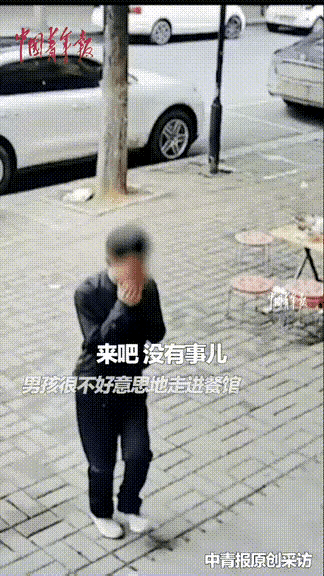 “眼泪止不住了！”河南新乡这饭店老板遇到的事儿，看完谁不心疼啊！店门口有个