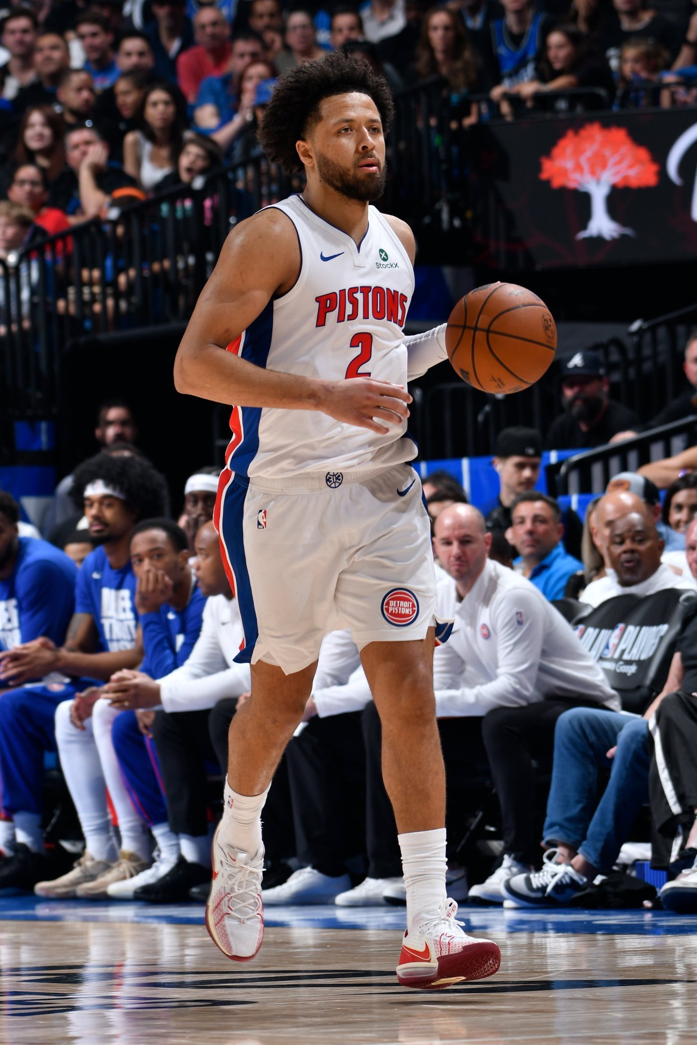 今年季后赛上的坎宁安，超巨水准了……——场均出战高达40.2分钟——轰下32.6