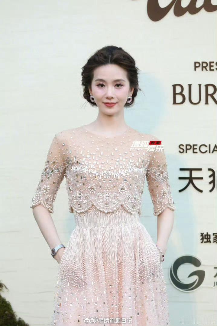 VOGUE红毯直播明星第一波生图刘诗诗赵露思许凯赵今麦李兰迪张康乐孔
