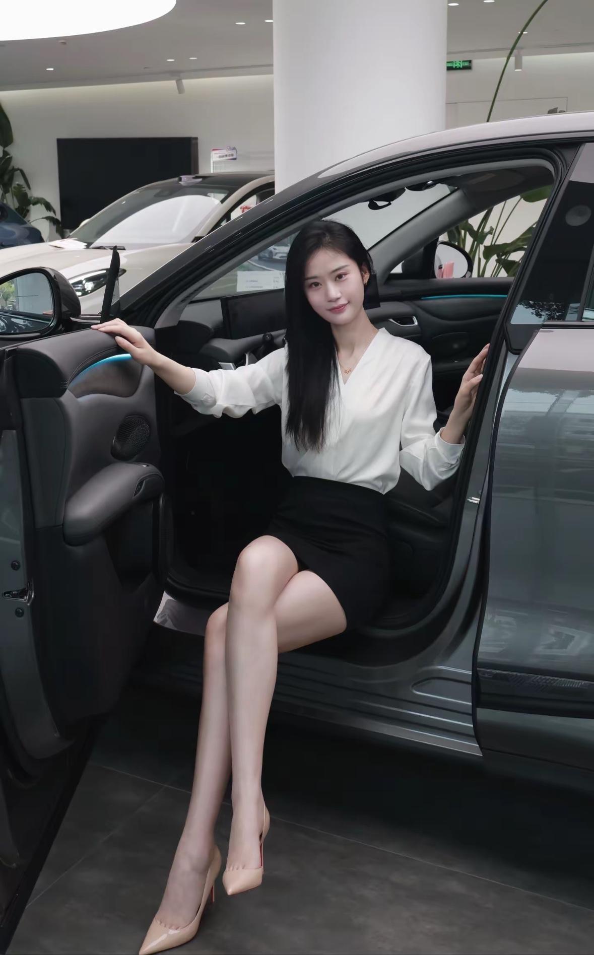 智己LS6出口版（海外称IM6）2025年整体出口量为2681辆，从