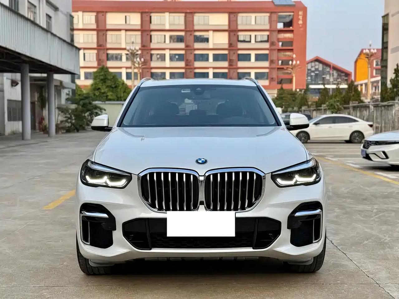 😎要我说，二手宝马X5这个车，迷人的地方从来不只是蓝天白云标，而是它到今天依然