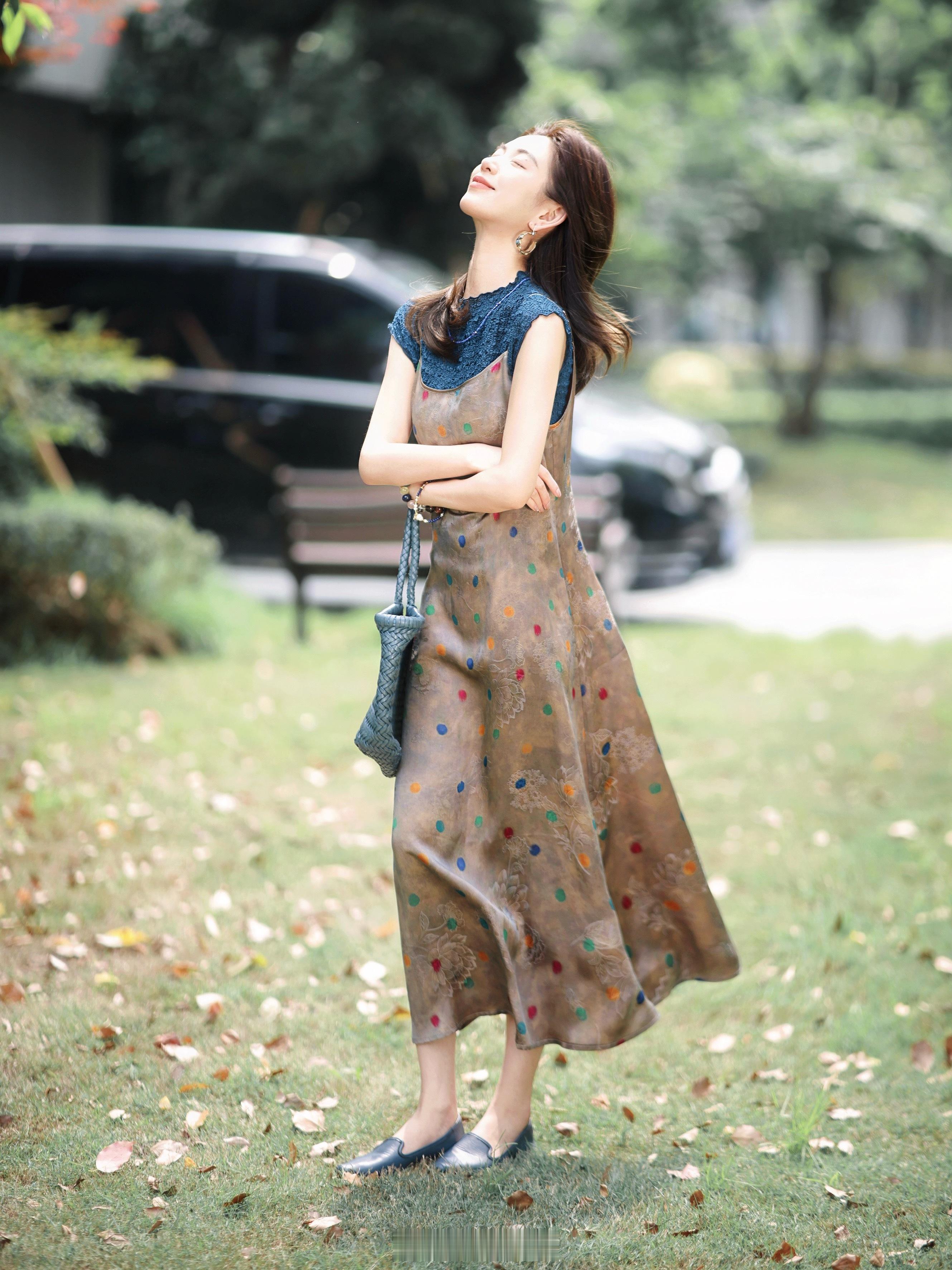 非遗“彩豆红云纱”的吊带版！！23欧米100真丝巨巨凉快叠搭真丝T/单穿是不是