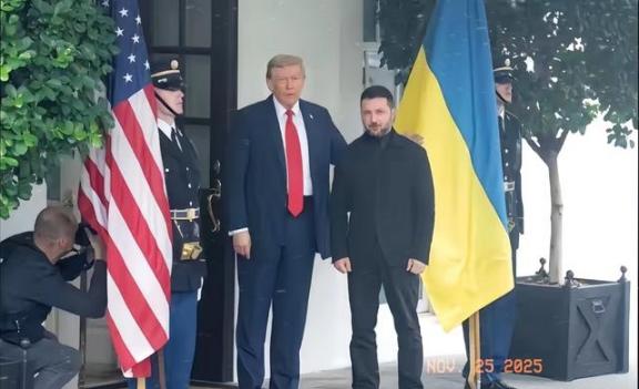 泽连斯基现在把话撂得明明白白了——你不让我加北约，行；不让我进欧盟，也没事；