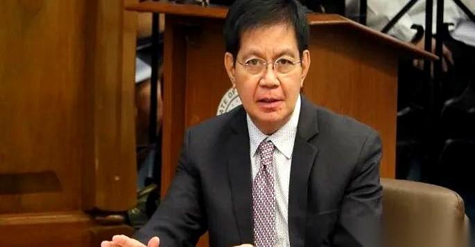 菲律宾的反腐大戏，越来越有看头了。参议员拉克森，蓝带委员会主席，对着镜头喊话总