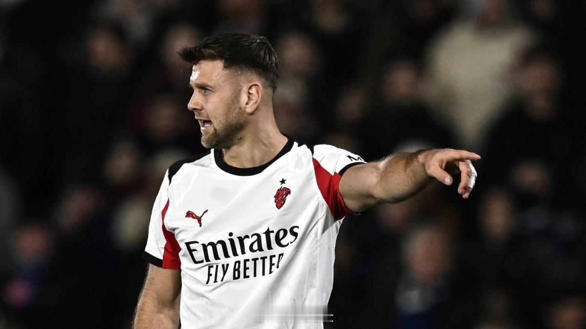 【调整】在上一场对阵帕尔马的比赛中，阿莱格里在锋线排出了普利西奇与莱奥的组合，但