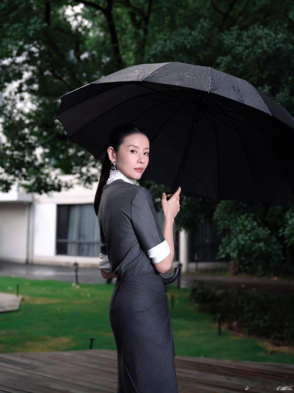 董洁顶级骨相这颌面也太优越了吧！发型随便搞都好看，羡慕哭​​​