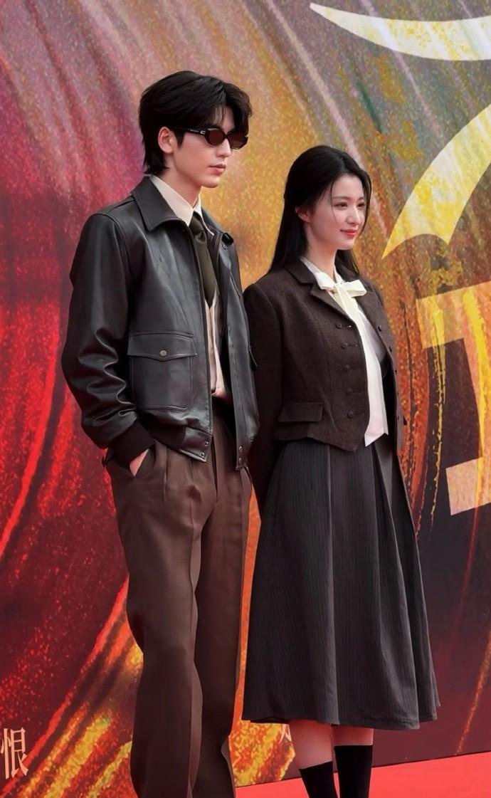 啊啊啊！！！《这一秒过火》张凌赫和王楚然，凭借这么权威的脸拍民国虐恋，怎么可能不