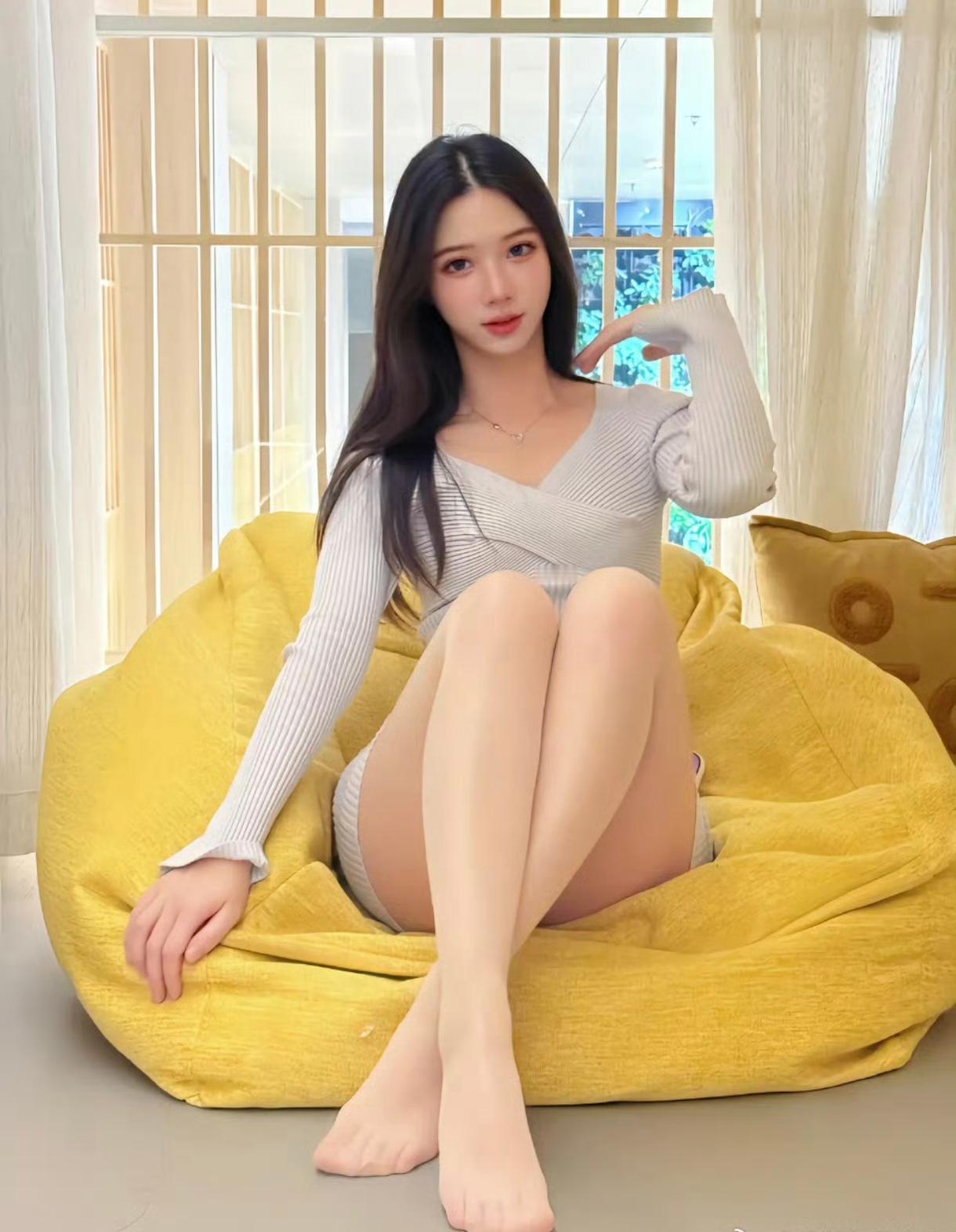 油光肉色🧦，与可爱的小姐姐！